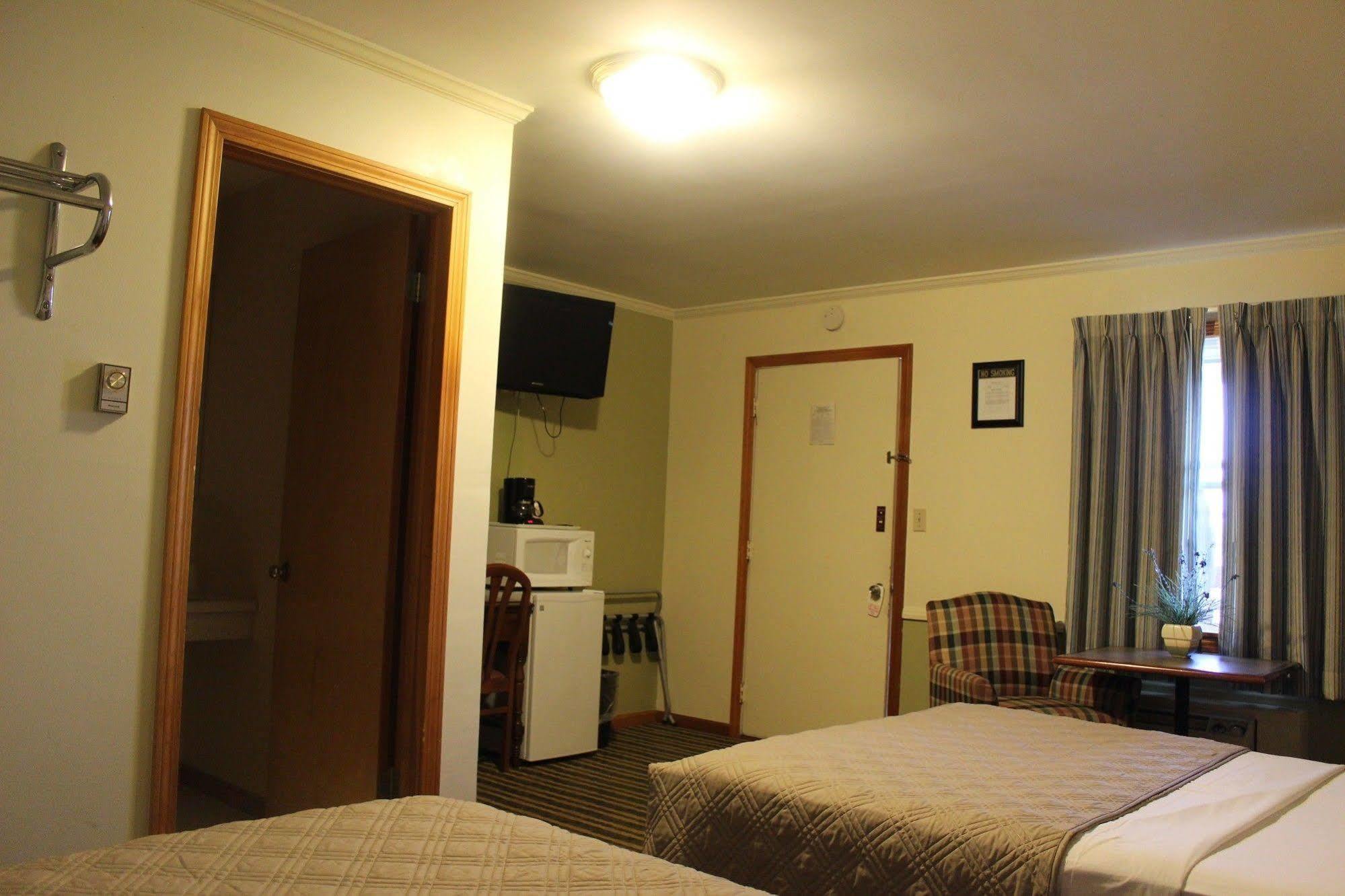 Chatham Travel Lodge Old Chatham Dış mekan fotoğraf